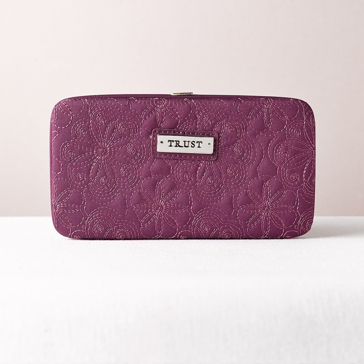 Monedero y billetera Trust. Línea ópera. Microfibra. Violeta