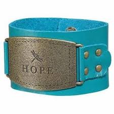 Muñequera de piel Hope. Turquesa