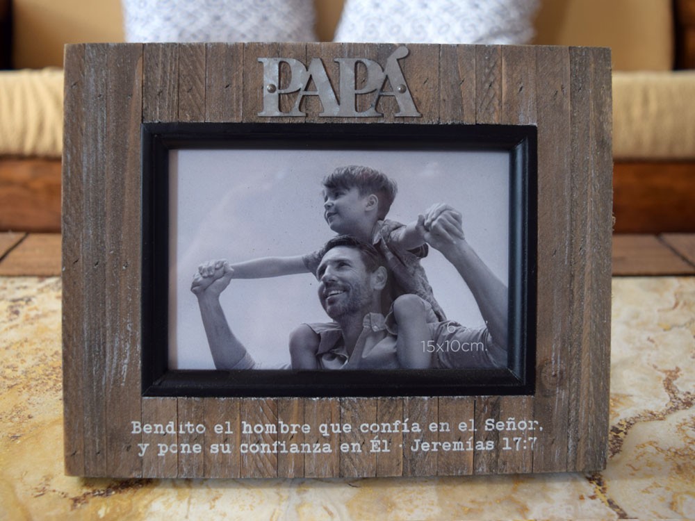 Portafotos Papá (Jeremías 17:7). Madera