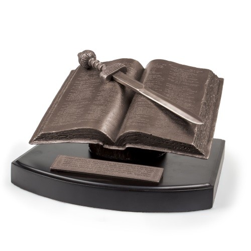 Escultura La Palabra de Dios. Resina moldeada a mano/MDF