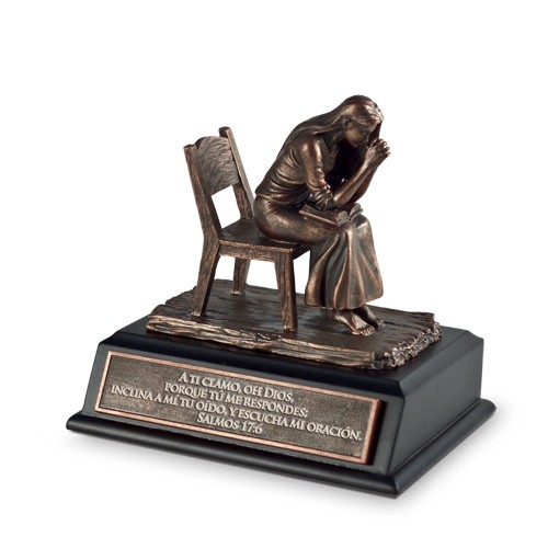 Escultura Mujer orando. Pequeña. Resina moldeada a mano/MDF