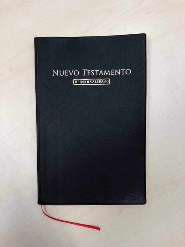 Nuevo Testamento RVR 262L/G. Letra grande. Plástico. Negro - RVR60