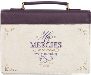 Funda para Biblia His mercies are new (Lamentaciones 3:22-23). 2 tonos. Morado/blanco floral (inglés) - L