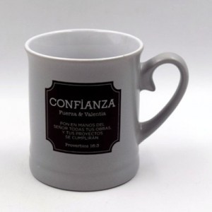 Taza Valentía Confianza (Proverbios 16:3)