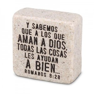 Placa Creer (Romanos 8:28). Piedra artificial